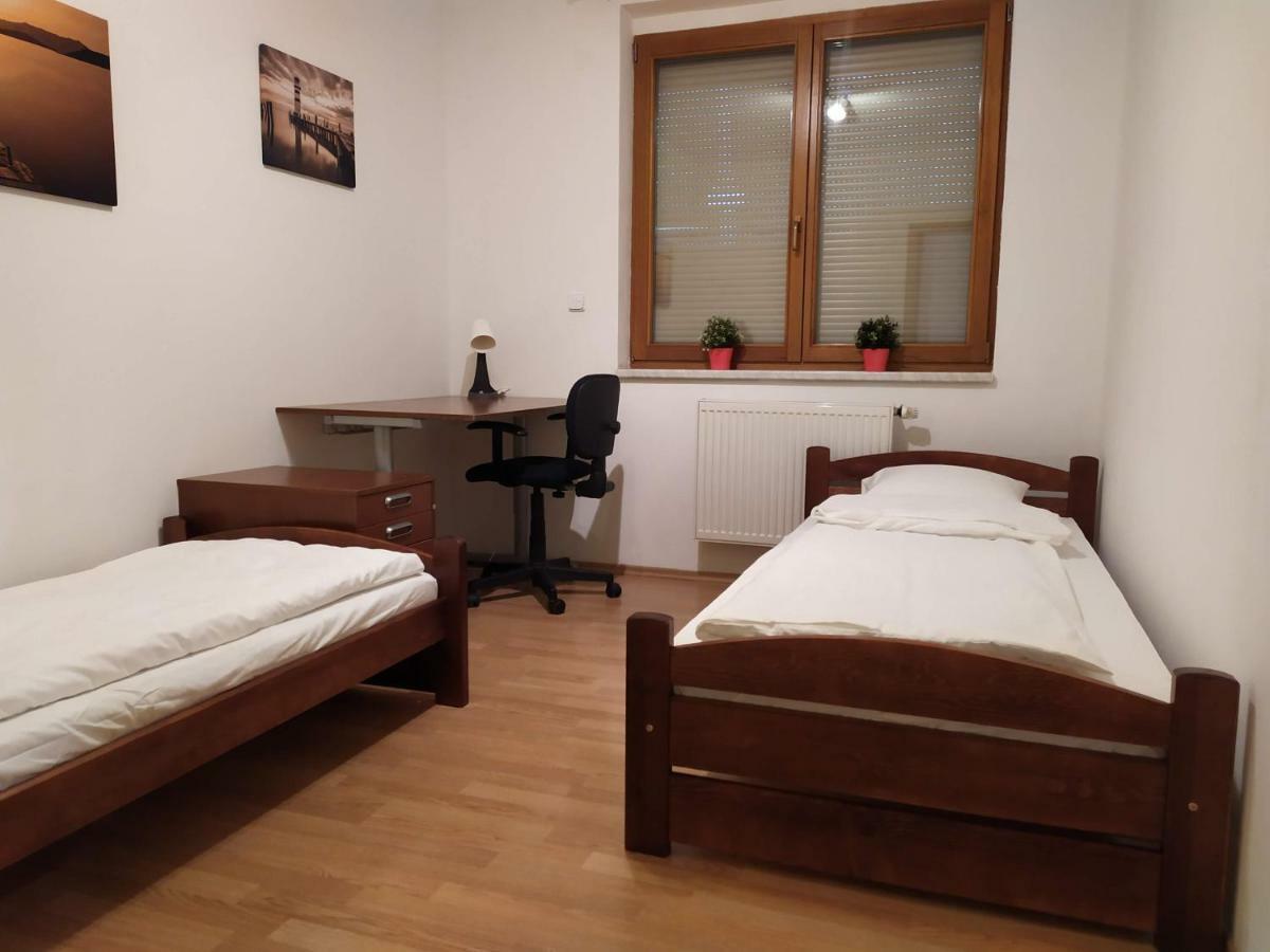 Kate & Jenny - Two-Level Apartment In The Old Town Братислава Екстериор снимка