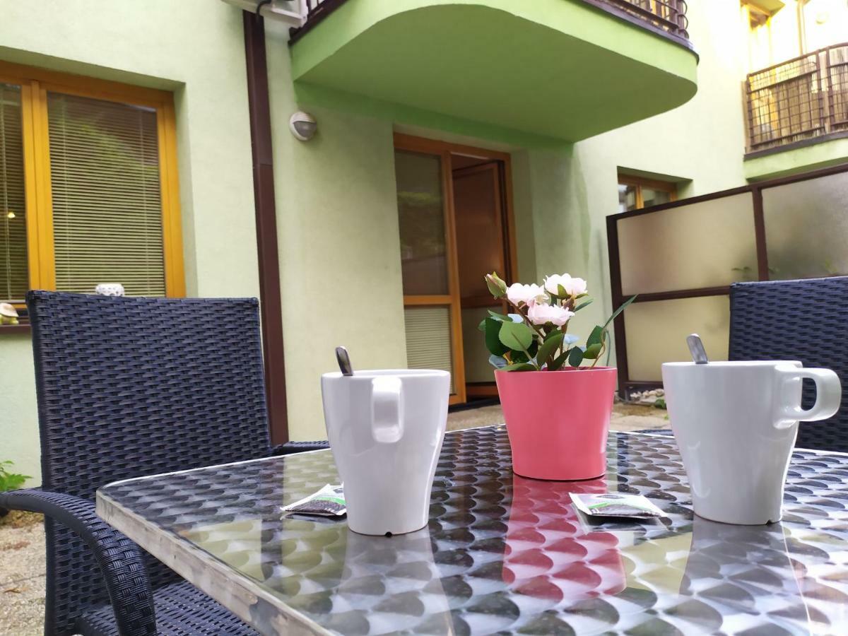 Kate & Jenny - Two-Level Apartment In The Old Town Братислава Екстериор снимка