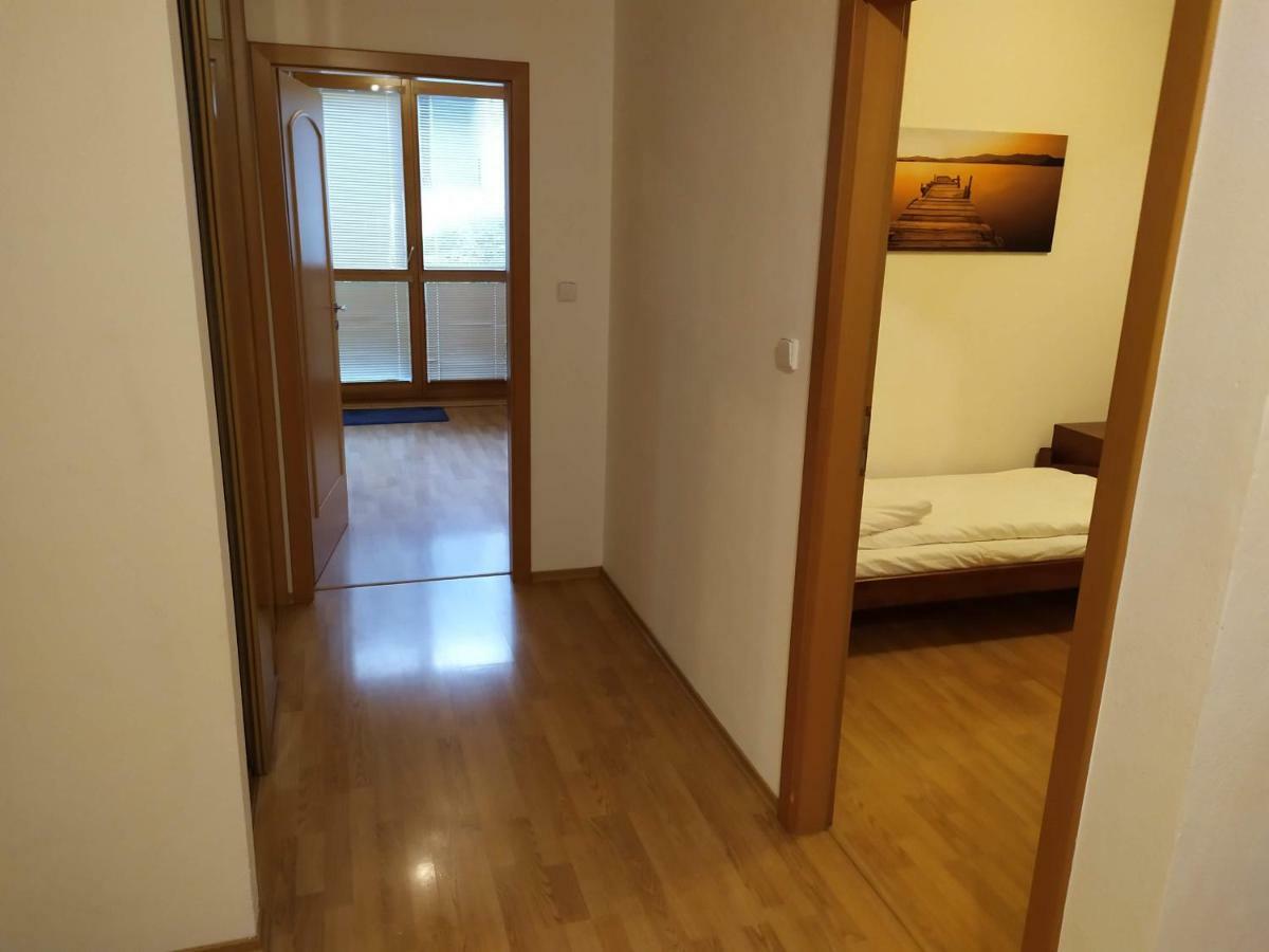 Kate & Jenny - Two-Level Apartment In The Old Town Братислава Екстериор снимка
