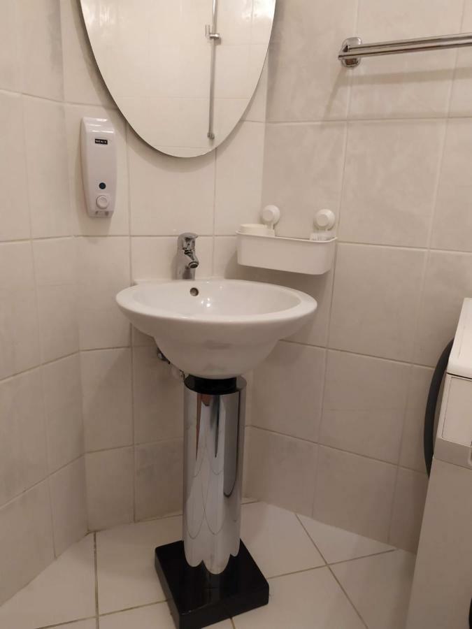 Kate & Jenny - Two-Level Apartment In The Old Town Братислава Екстериор снимка
