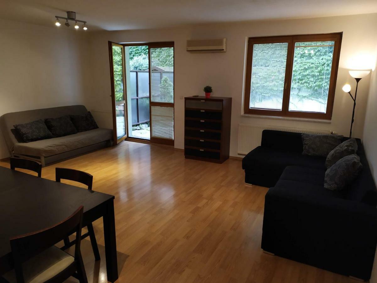 Kate & Jenny - Two-Level Apartment In The Old Town Братислава Екстериор снимка
